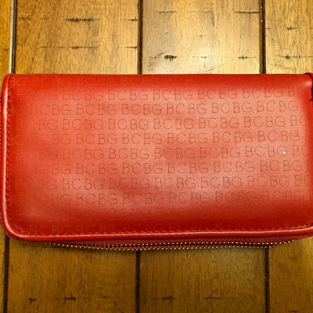 BCBG Red Bag set of 3! Tote, Purse and Wallet! - Picture 8 of 14